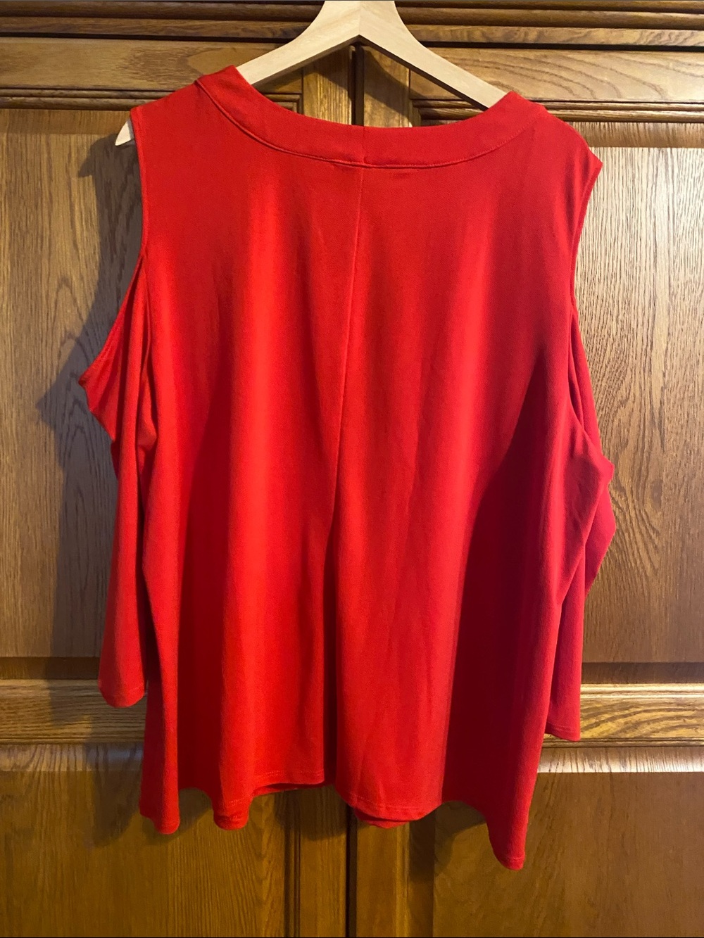 BOLD elements Red Cold-Shoulder Keyhole Blouse - Picture 8 of 9